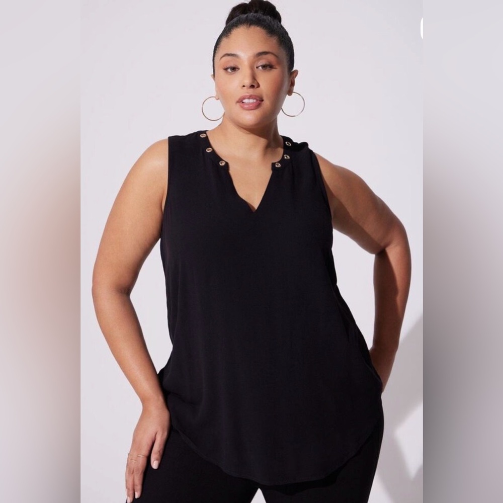 Torrid Black Rayon Crepe Grommet Sleeveless V-Neck Lightweight Blouse.
